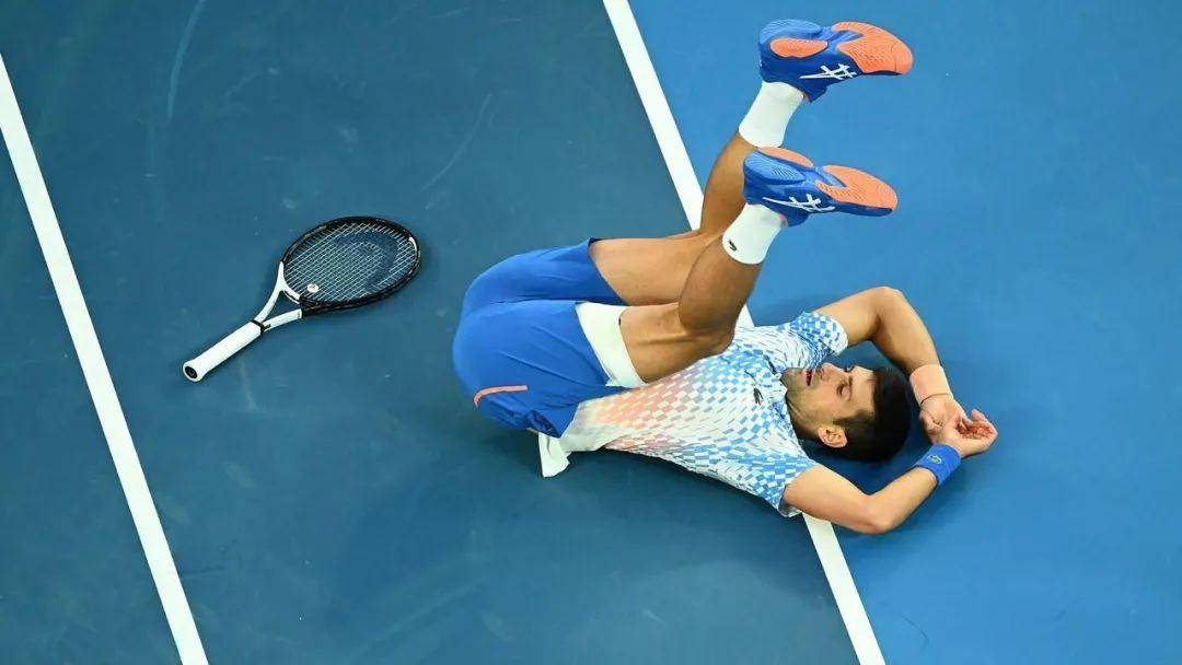 体育视频直播-刚刚！费德勒在公牛比赛中刷新纪录费德勒在勇士比赛中精彩发挥，Uzi关键时刻夺冠的简单介绍